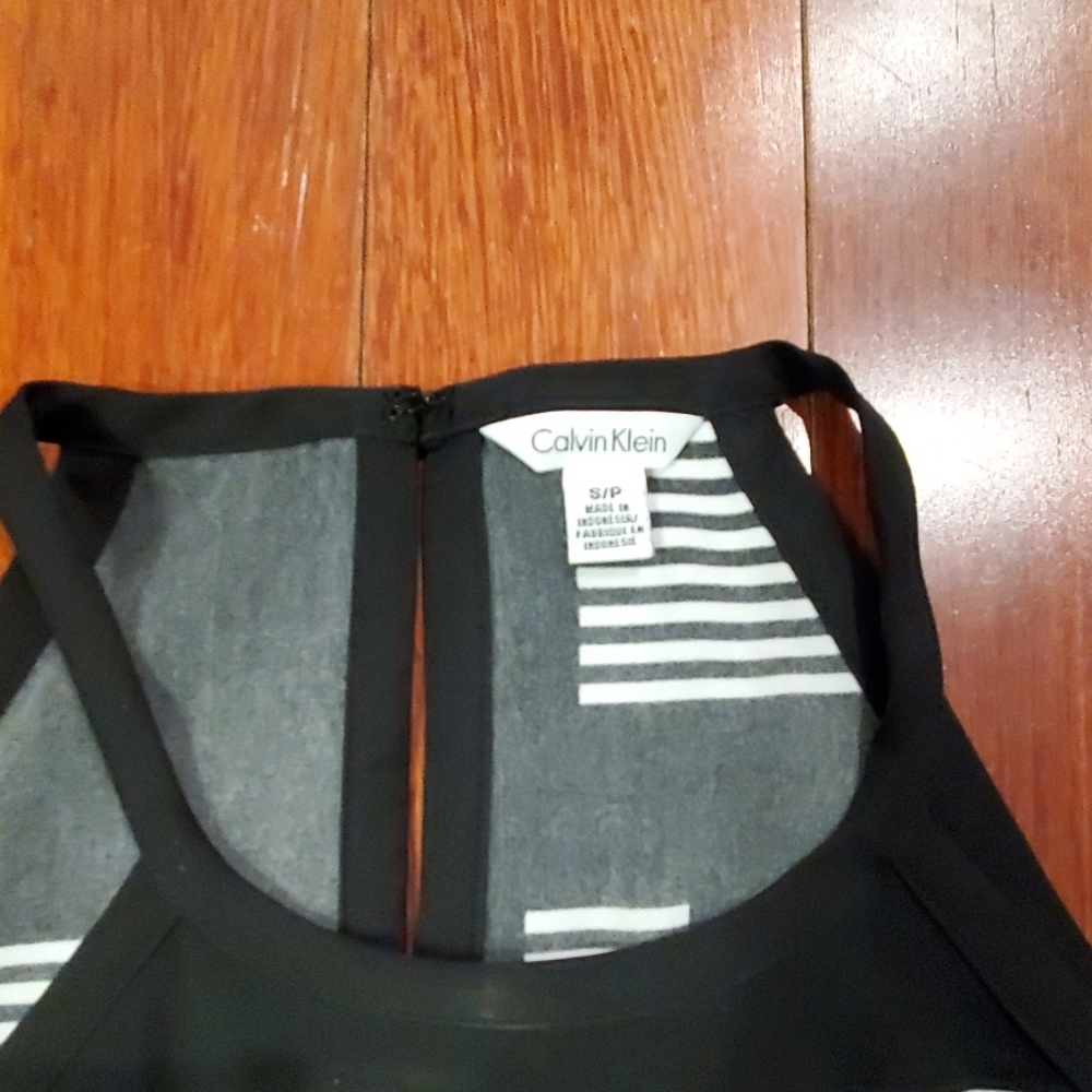 Tops - Picture 3 of 3